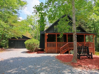 637 Raven Blvd, Lake Lure, NC 28746