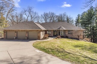 324 Eagle Ridge Rd, Muscatine, IA 52761