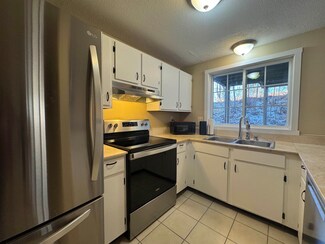 98 Henry Law Ave Unit 31, Dover, NH 03820