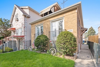 4406 W Augusta Blvd, Chicago, IL 60651