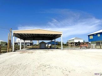 208 Cypress Ln, Grand Isle, LA 70358