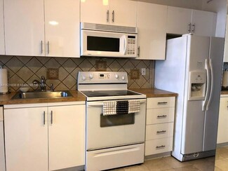 100 Lincoln Rd Unit 820, Miami Beach, FL 33139