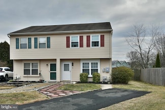 6 Carriage Dr, Horsham, PA 19044