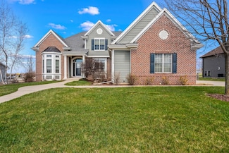 637 E Clancy St, Jefferson, WI 53549