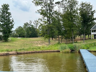 220 Gardenia Dr, Ninety Six, SC 29666