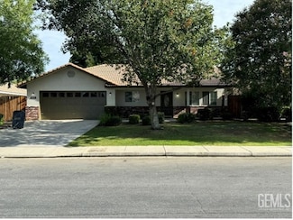 10916 Royal Ascot Ave, Bakersfield, CA 93312