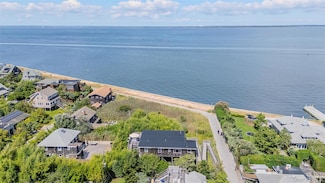 15 Duneway Ave, Ocean Beach, NY 11770