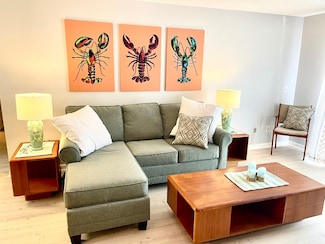 44 Lexington Ave Unit 4, Gloucester, MA 01930