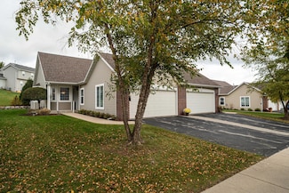 984 Algoma Dr, Port Washington, WI 53074