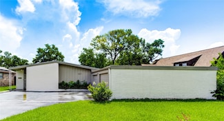 2119 Forest Oaks Dr, Houston, TX 77017