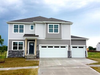 1371 NW Brandywine Ln, Waukee, IA 50263
