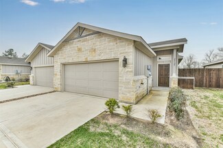 9902 Grosbeak Ln, the Woodlands, TX 77354