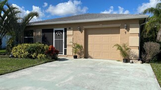 7 Los Lagos Ln, Port Saint Lucie, FL 34952