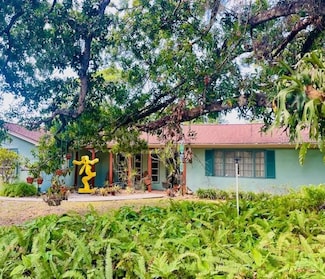 550 46th St, Sarasota, FL 34234