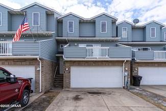 2271 Knightsbridge Ct, Grand Forks, ND 58201