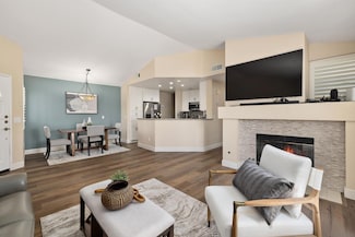 11320 Camino Playa Cancun Unit 8, San Diego, CA 92124