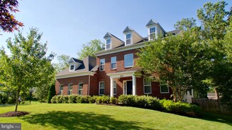 3805 Colonial Ave, Alexandria, VA 22309