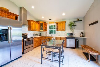 11 Meadow Dr, Sidney, ME 04330