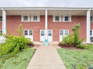 101 N Pipestone St Unit 3, Brandon, SD 57005