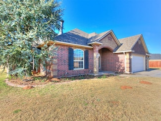 291 Hillside Dr, Harrah, OK 73045