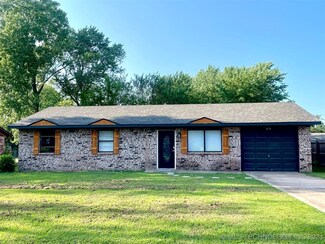 215 E Washington Ave, Oktaha, OK 74450