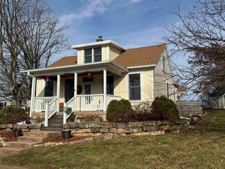 615 High St, Mineral Point, WI 53565