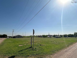 203 E Lincoln Ave, Electra, TX 76360