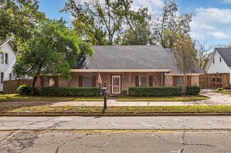 907 E Houston Ave, Crockett, TX 75835
