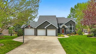 1659 Apache Dr NE, Solon, IA 52333