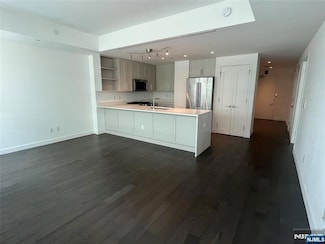 800 Ave at Port Imperial Blvd Unit 416, Weehawken, NJ 07086