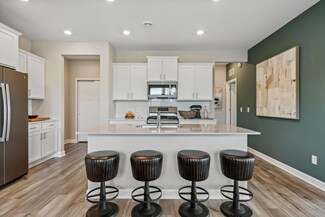 3863 Heath Ave N, Oakdale, MN 55128