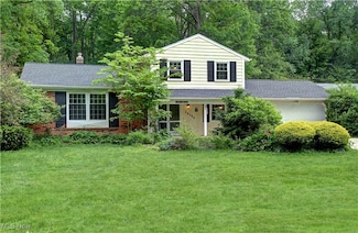 29590 Broxbourne Rd, North Olmsted, OH 44070