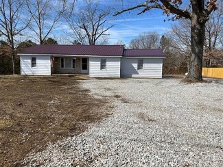 695 Oak St, Houston, MO 65483