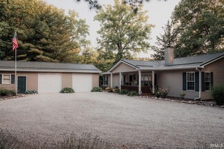 1643 N Oak North Pine Ln, Center Point, IN 47840