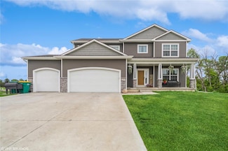 301 Magnolia Point, Winterset, IA 50273