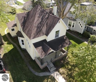 311 W 12th St, Traverse City, MI 49684