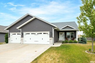 6127 Deere Creek Ln, Davenport, IA 52807
