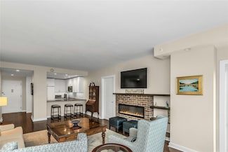 433 Main St Unit 203, Port Washington, NY 11050