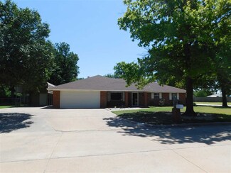 605 Applewood, Enid, OK 73701