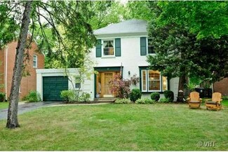17 Salem Ln, Evanston, IL 60203