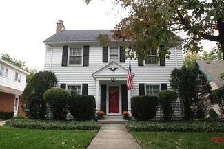 221 Lawndale Ave, Aurora, IL 60506
