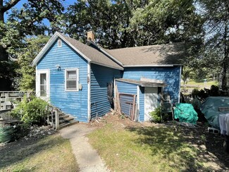 324 4th St S, Sauk Rapids, MN 56379