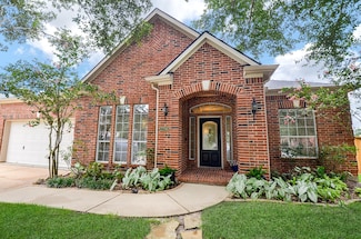 7706 Bayou Green Ln, Sugar Land, TX 77479