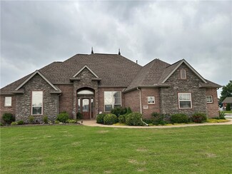 3606 W Laney St, Rogers, AR 72758