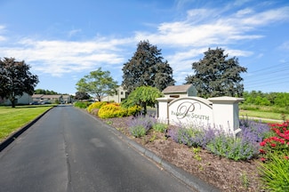401 Summer Hill Dr Unit 401, South Windsor, CT 06074