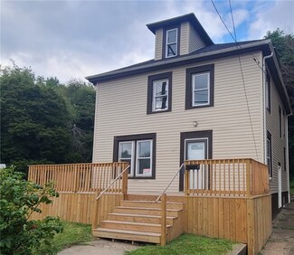 907 Harmony Ave, New Brighton, PA 15066