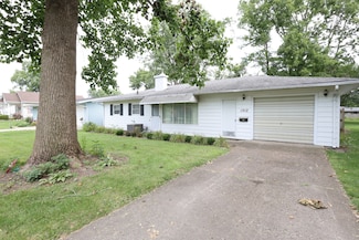 1912 Croxton Ave, Bloomington, IL 61701
