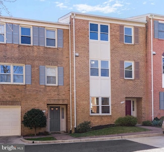 1004 N Cleveland St, Arlington, VA 22201