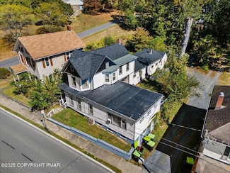 412 N 8th St, Stroudsburg, PA 18360