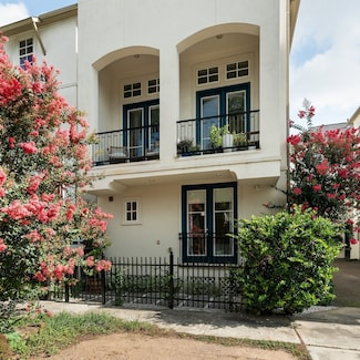 5658 Darling St, Houston, TX 77007